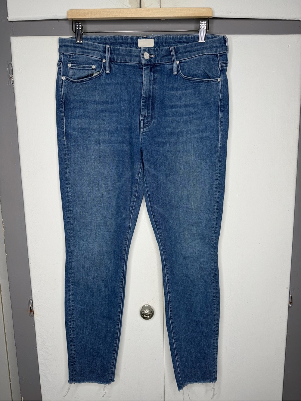MOTHER The Looker Ankle Fray Jeans chain of destiny Size 31 blue
